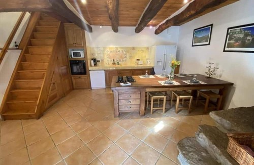 Connac House | Gîte Le Visaret - Connac: Pet-Friendly Retreat with Pool