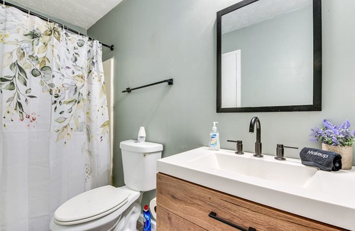 Douglasville House | Discover Douglasville Gem Near Historic Downtown!
