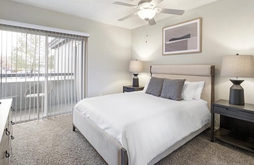 The Islands Apartment | Modern Apartment in Prime Location: Family-Friendly Stay