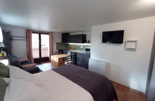 Saint-Jean-de-la-Porte Apartment | Studio Entre Vigne et Montagne en Combe de Savoie