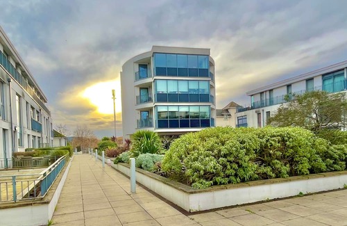 Runnymede Apartment | Modern Regency Suite: Wheelchair Accessible 2-Bed Apartment