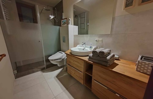 gmina Krasne House | Modern Family-Friendly Apartment with Pet Amenities