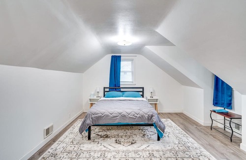 Milwaukee House | Milwaukee Home with Fenced Yard: Ideal for Families & Pets