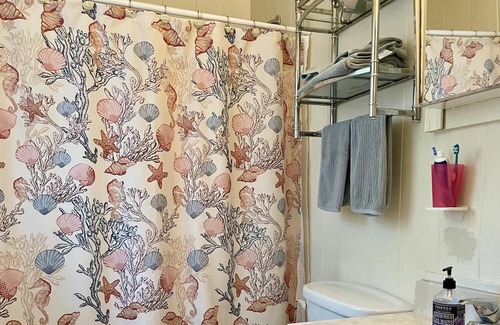 Hyannis Cottage | Charming Harbor Village Cottage located in Hyannis Port, MA.