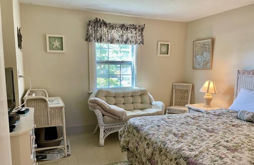 Hyannis Cottage | Charming Harbor Village Cottage located in Hyannis Port, MA.