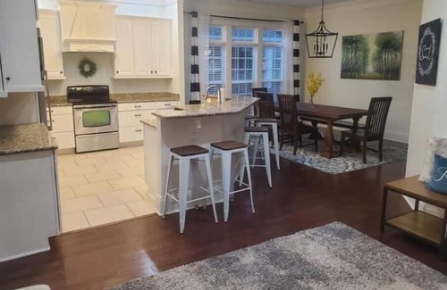 Tallahassee House | Beatiful, family-friendly home close to I-10