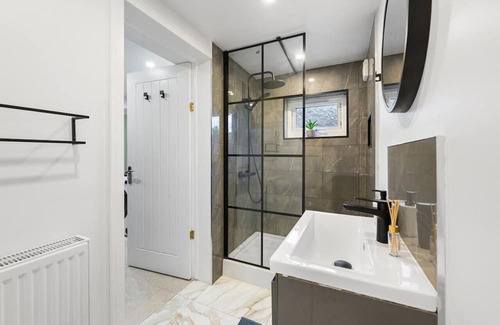Moseley Apartment | Cozy 1-Bedroom Flat in Prime Moseley Location