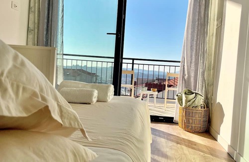Mravince Villa | Modern Villa with Panoramic Views of Split and Adriatic Sea