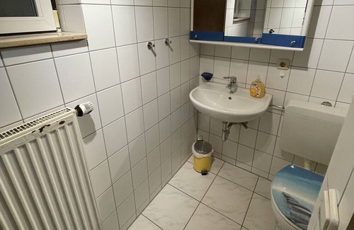 Gammertingen Apartment | Helle Einliegerwohnung mit Tollem Garten. 2-5 Minuten Fußweg zum Einkaufen