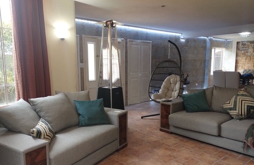 San Lucas Sacatepequez House | Amplia Habitación en Hacienda Santo Domingo, San Lucas Sacatepéquez