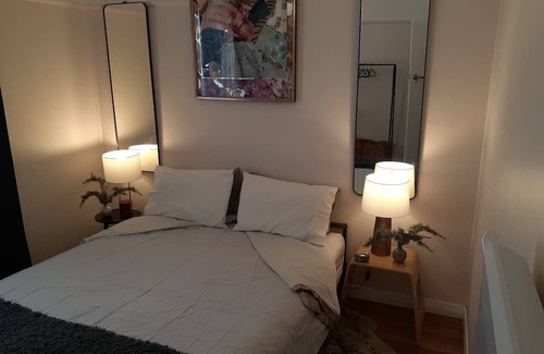 Glen Innes House | Discover Art House Glen Innes: Pet-Friendly & Family Fun