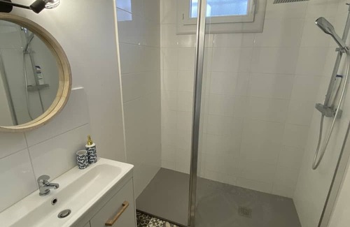 Saix Apartment | Guest Rated 10/10: Cozy 2-Bedroom Apartment with Garden
