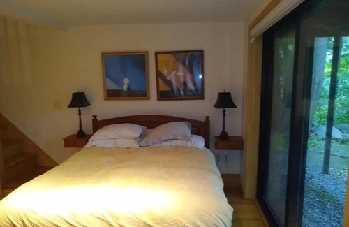 Pound Ridge Cottage | Pet-Friendly Retreat in the Adirondacks of Westchester