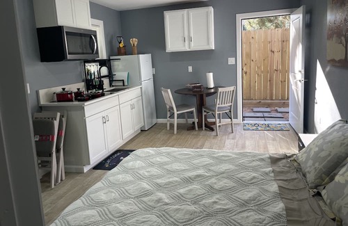 Houston Apartment | Petite Maison, the Best Suite