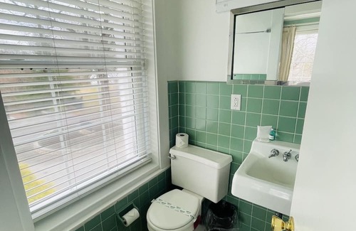 Clemmons Apartment | Comfortable Arboretum Room with Pool and Kitchen Access