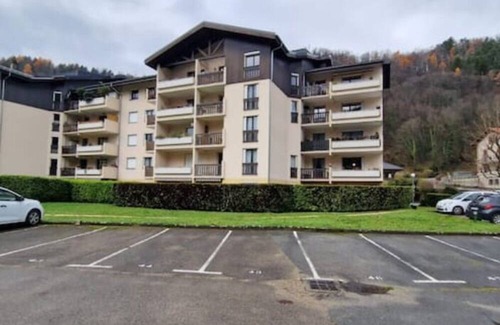 Uriage-les-Bains Apartment | Cozy Studio in the Heart of Uriage - Pet Friendly & More
