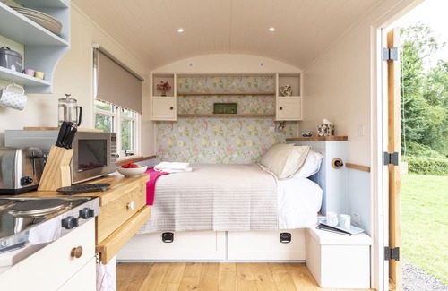 Sherborne Cottage | Apple Cottage: Pet-Friendly Getaway in Sherborne