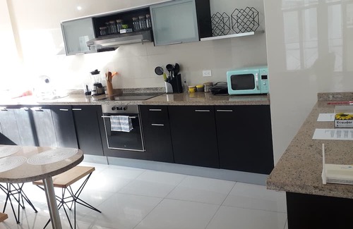 Quito Historic Center Apartment | Chic Apartment in Quito's Historic Center with Spa & Kitchen