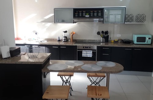 Quito Historic Center Apartment | Chic Apartment in Quito's Historic Center with Spa & Kitchen