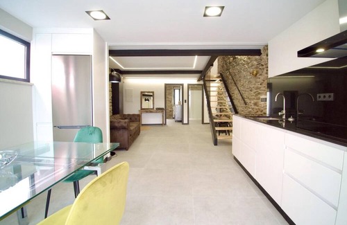 Viveiro House | The Cliffs - Port Celeiro