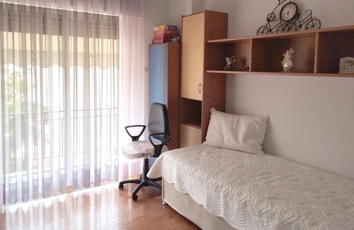 Volos City Centre Apartment | Electra Central Flat: Pet-Friendly Escape with Spa & Hot Tub