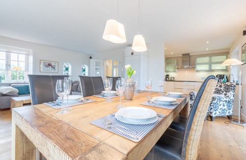 Kleinmorsum House | Discover Hüs bi Koog 1: Pet-Friendly Retreat in Morsumer Wiesen