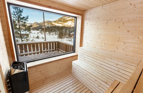 Kviteseid House | Relax at Holiday Home Sigr Hytte with Spa and Lake Views