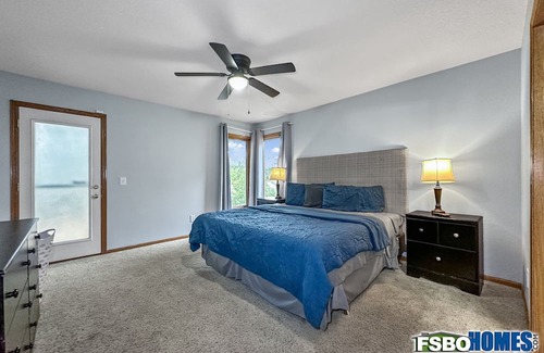 Pleasant Hill House | Elegant Executive House Near Downtown Des Moines