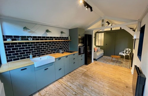 Saint-Cloud Villa | Villa Suzanne: Family-Friendly Retreat Near Versailles