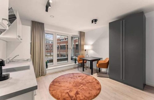 Burgeresch Apartment | Comfortable Stay at Between-studios - Tiger with Breakfast