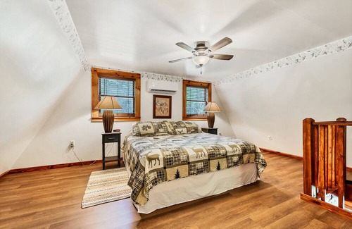 Tallassee Cabin | Becky's Hideaway by the Great Smoky Mountains