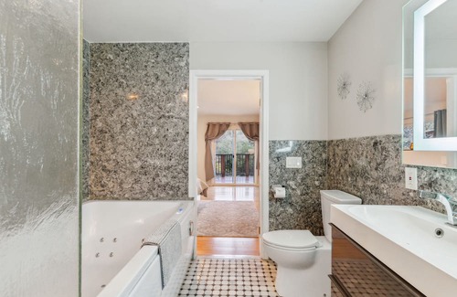 Sequoyah Apartment | Premier Oakland Oasis: Modern Amenities & Relaxing Hot Tub