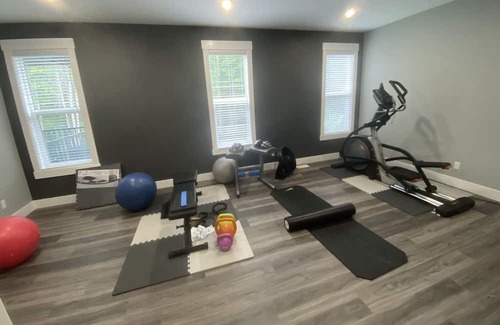 Prince George House | Large, safe, clean and friendly new room and full bathroom