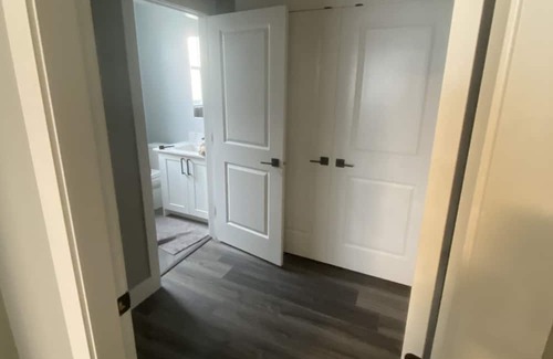 Prince George House | Large, safe, clean and friendly new room and full bathroom
