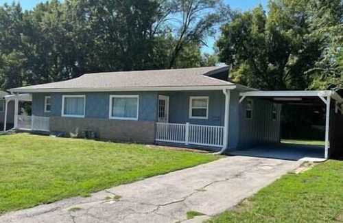 Shawnee House | Inviting Two Bedroom Home Steps from Downtown Shawnee