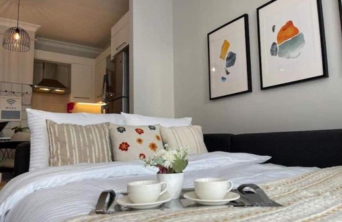 Basaksehir Apartment | Stylish Flat with Sunset View, Perfect for Families