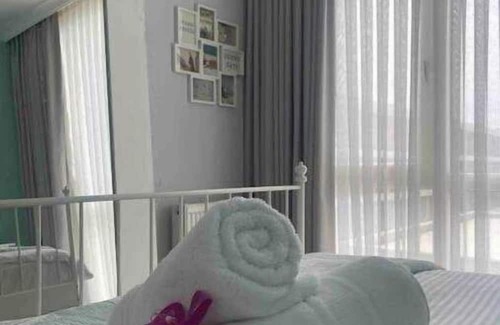 Basaksehir Apartment | Stylish Flat with Sunset View, Perfect for Families