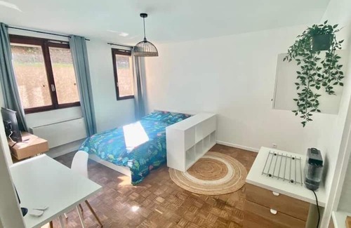Le Redon Apartment | Vrbo Property