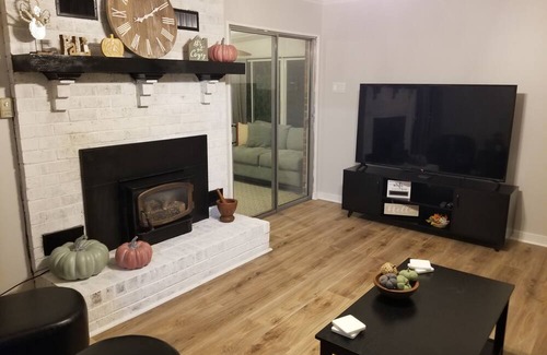 Varina House | Cozy Private Home Minutes from Airport and Downtown
