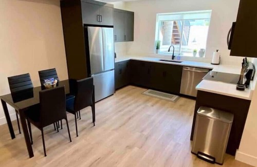 South Jordan House | Top-Rated Urban River Suite with Spa and Breakfast Included