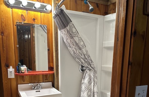 Fairview House | Quaint room in Northern Michigan