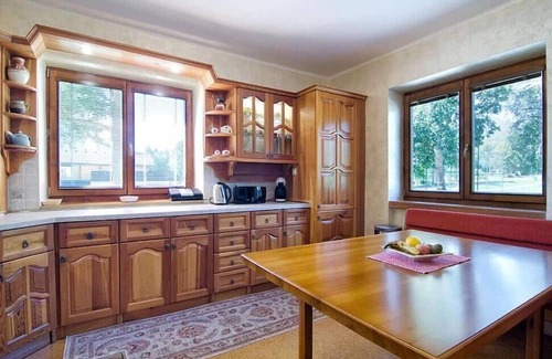 Tatranska Lomnica Apartment | Experience Tatranská Lomnica: Family-Friendly Retreat