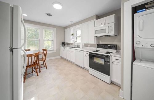 Pineville Apartment | Remodeled Historical Apt with comfortable furnishings. Safe, convenient area