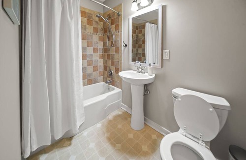 Pineville Apartment | Remodeled Historical Apt with comfortable furnishings. Safe, convenient area