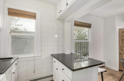 Whittier Condo | Stylish Apartment for Traveling Nurses with Spa Access
