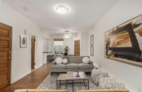 Whittier Condo | Stylish Apartment for Traveling Nurses with Spa Access
