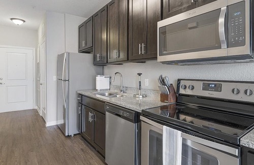 Meadow Woods Apartment | Modern Apartment in Prime Location with Family-Friendly Amenities