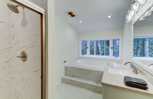 Pocono Pines House | Inviting House with Heated Pool in the Heart of Poconos