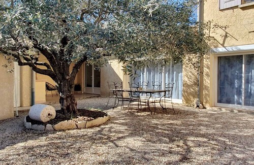 Saint-Maurice-sur-Eygues Apartment | Homerez - Apartement for 5 ppl. with garden at Saint-Maurice-sur-Eygues