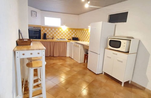 Saint-Maurice-sur-Eygues Apartment | Homerez - Apartement for 5 ppl. with garden at Saint-Maurice-sur-Eygues